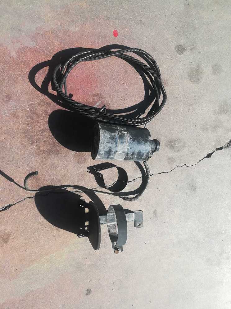 95 Dodge Ram 1500 Smog Charcoal Canister with bracket and hoses