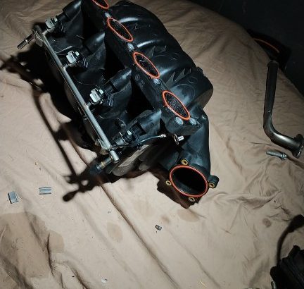 intake manifold from Chevy Cruze ls 1.8 L 2015