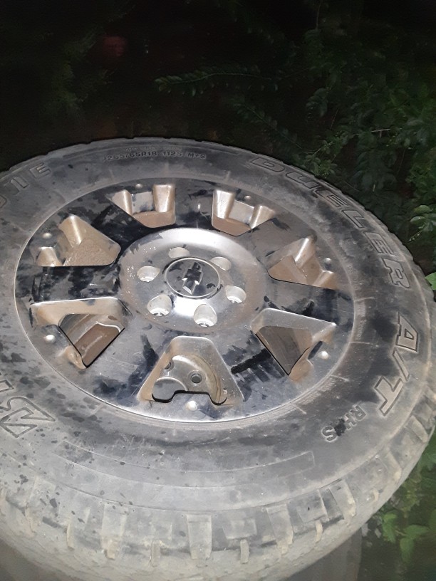 chevrolet Silverado 18s polished aluminum wheels and tires complete set
