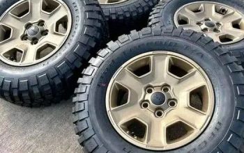 17 jeep Wrangler Rubicon OEM 
Bronze wheels and tires

Asking $ 900