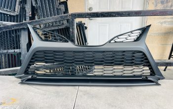 Toyota Camry 2021-2023 lower grill Oem