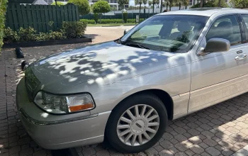 2005 Lincoln Town Car SIGNATURE LIMITED 44000 miles
